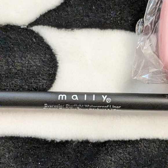 Midnight Black Eyeliner With Sharpener Mally Evercolor Starlight Waterproof NWOB - Picture 4 of 9